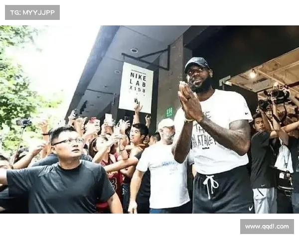 詹姆斯一行今晨抵达上海虹桥机场开启中国行程 詹姆斯一行今晨抵达上海虹桥机场开启中国行程